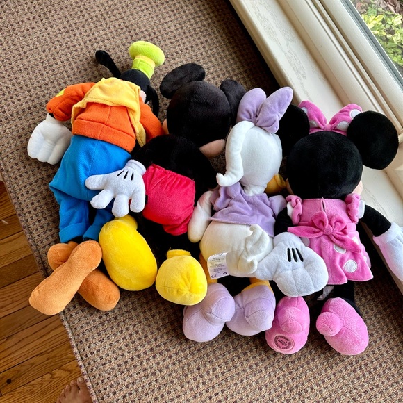 🦋Mickey and friends bundle of 3 plush toys - Picture 3 of 4